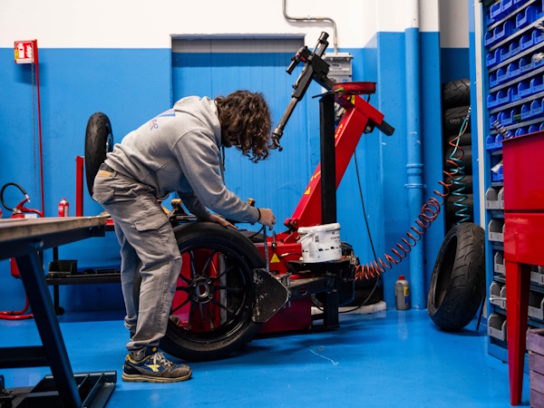 Sostituzione pneumatici